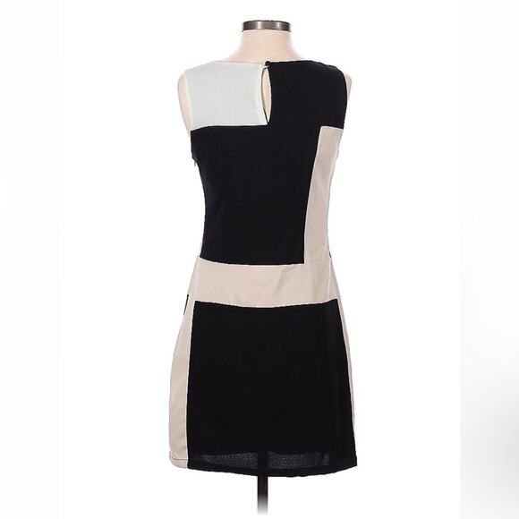 C Luce geometric print sheath dress in cream and black, size small - Picture 2 of 9